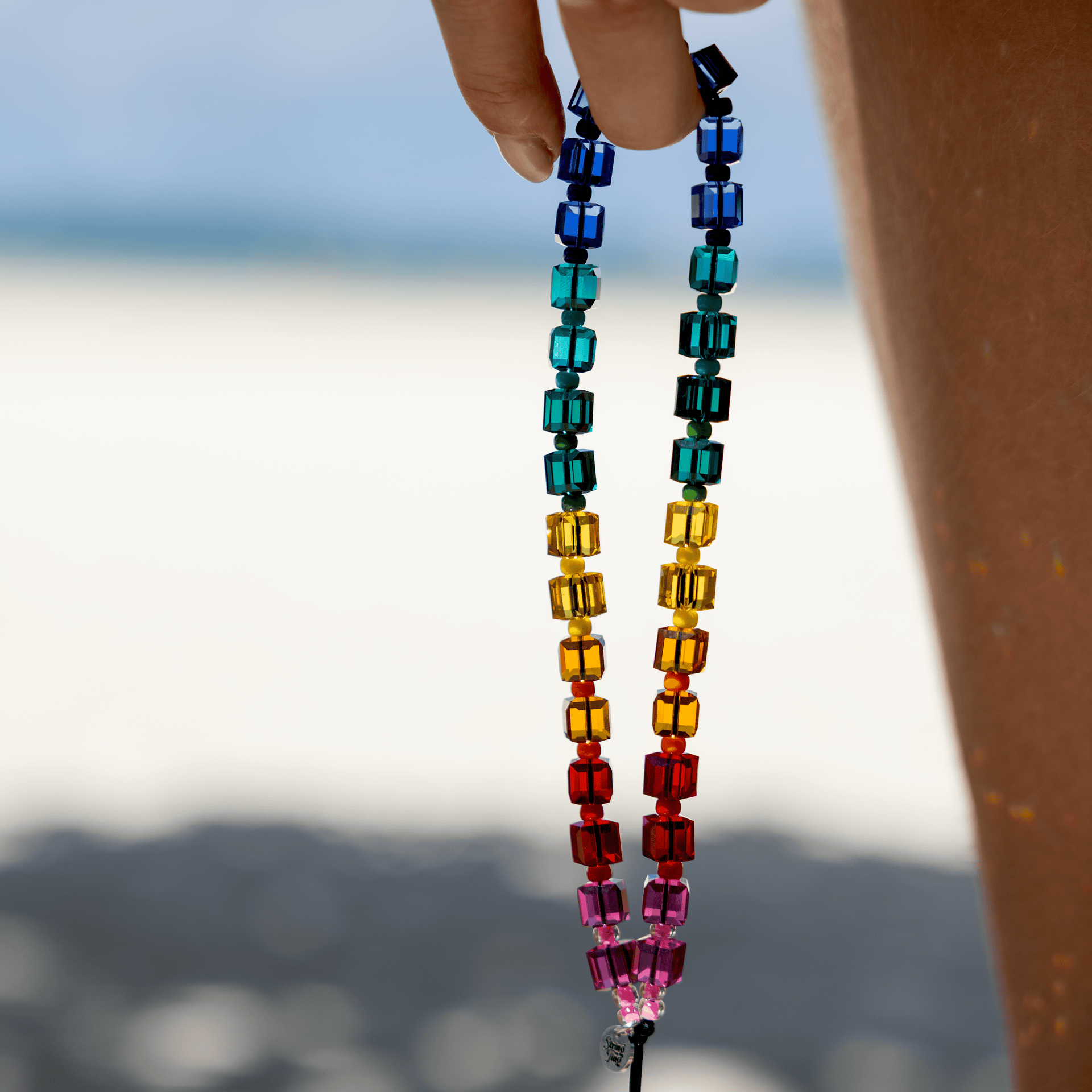 stringting ストリングティング ストラップ Rainbow BLACKPINKやNewJeansが愛用する携帯ストラップ「ストリング ティング